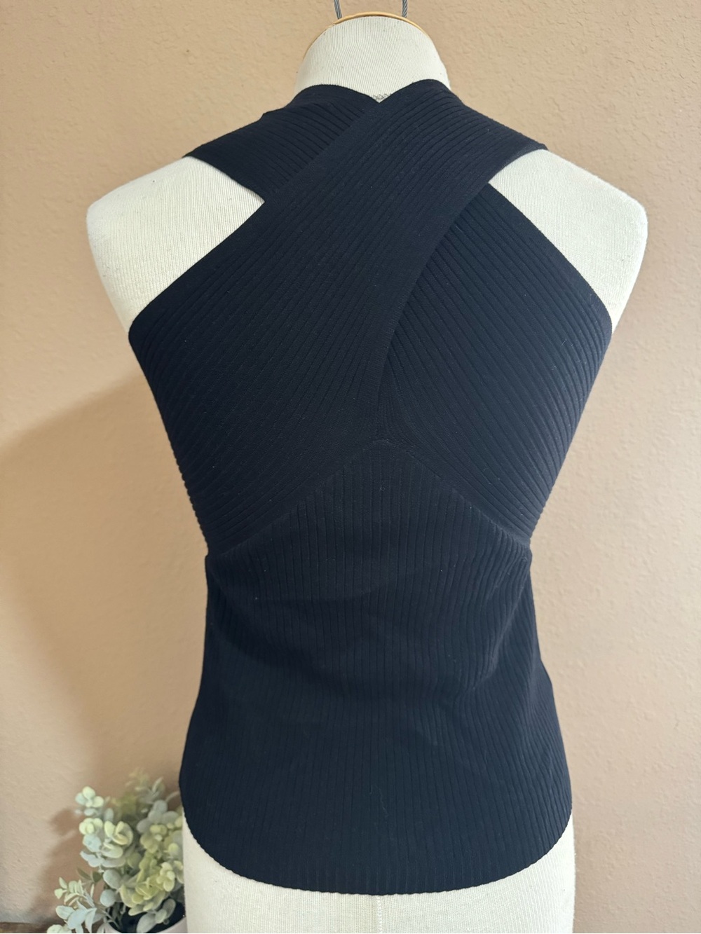 Commense Black Cross-Front Ribbed Tank - Picture 3 of 5